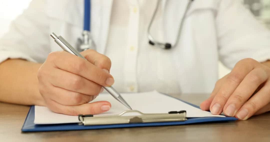 Czy lekarz rehabilitacji może wystawić zwolnienie? Oto co musisz wiedzieć