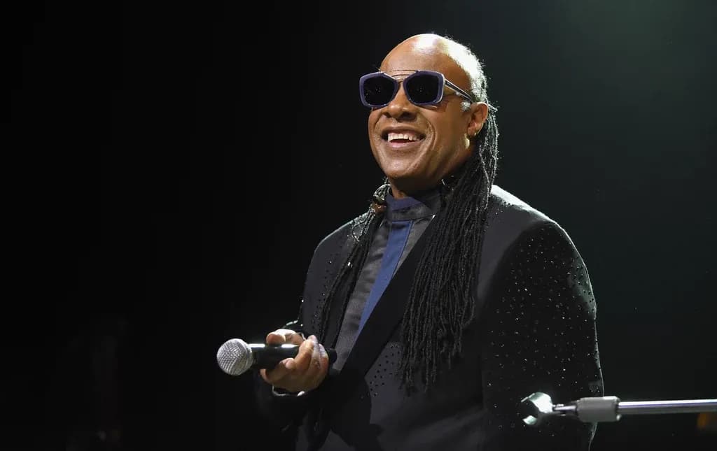 Czy Stevie Wonder jest niewidomy? Prawda o jego wzroku i muzyce