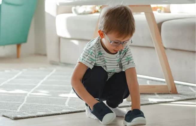 Ile pieniędzy na dziecko z autyzmem? Sprawdź, co przysługuje rodzicom