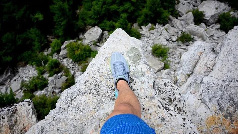 Skąd się bierze lęk wysokości? Przyczyny, objawy i jak go pokonać