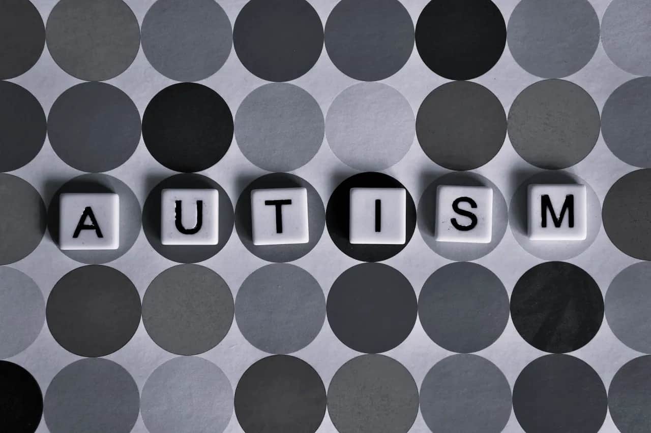 Jak rozpoznać objawy Aspergera u 4-latka i pomóc mu w codzienności