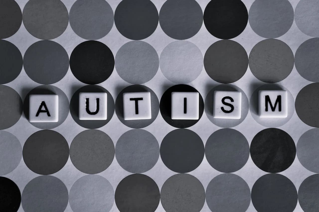 Jak rozpoznać objawy Aspergera u 4-latka i pomóc mu w codzienności