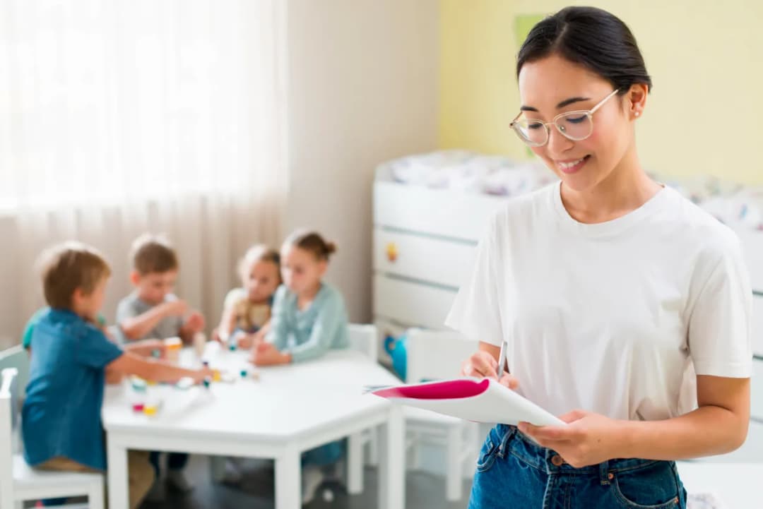 Kurs kwalifikacyjny opiekuna w przedszkolu – zdobądź kompetencje do pracy z najmłodszymi