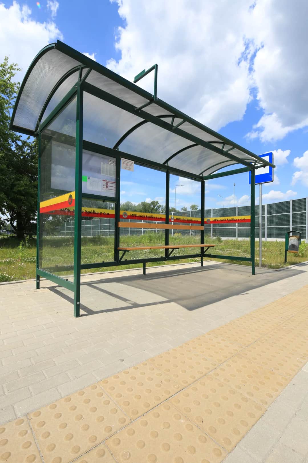 Płytki prowadzące dla niewidomych – klucz do bezpiecznej nawigacji