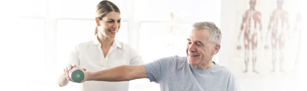 Czym się różni rehabilitacja dzienna od ambulatoryjnej? Kluczowe różnice