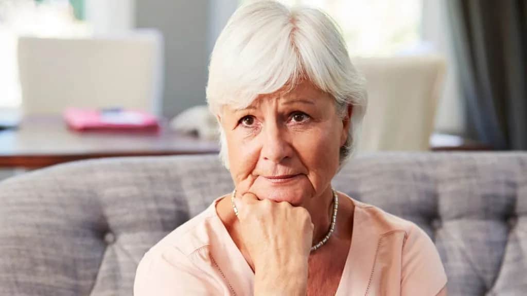 Jak rozmawiać o depresji: kluczowe strategie wsparcia emocjonalnego