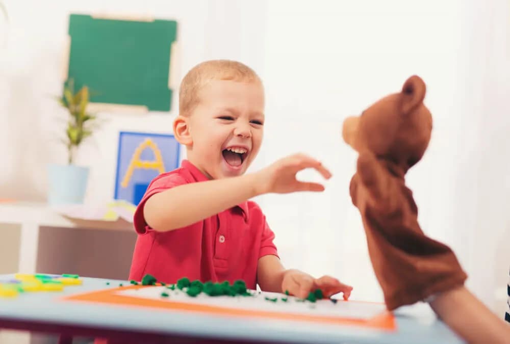 Czy dziecko z autyzmem mówi? Zrozumienie mowy i komunikacji u dzieci