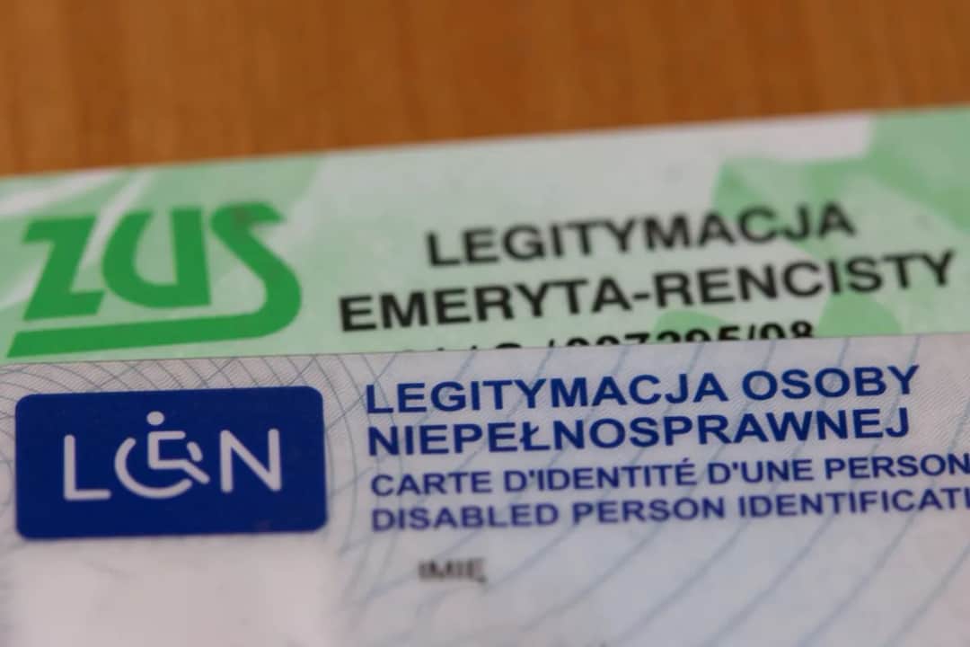 Ile płaci opiekun osoby niepełnosprawnej za bilet: Pełny poradnik ulg