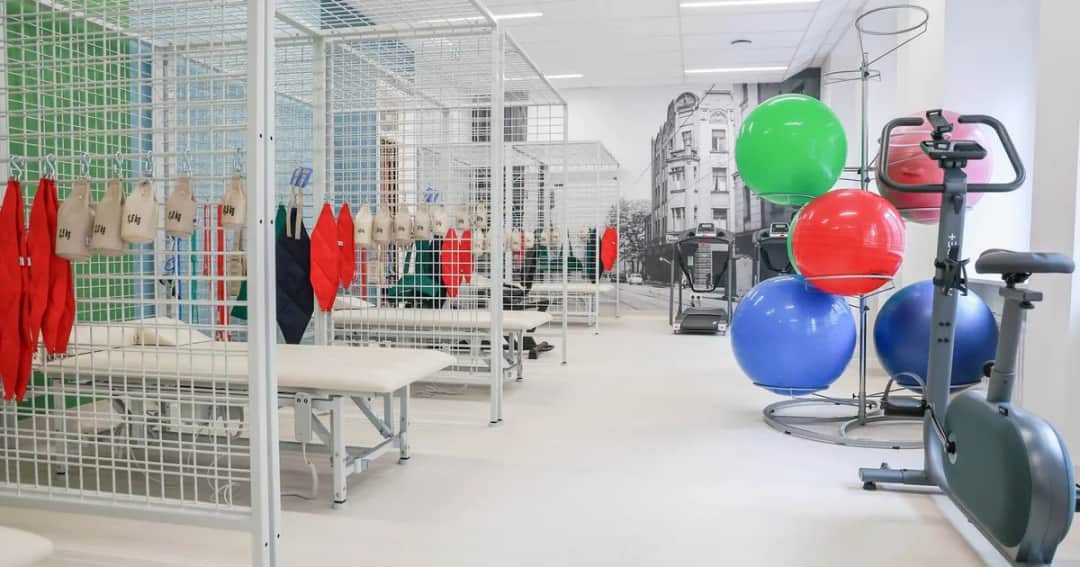 Gdzie najszybciej rehabilitacja NFZ w Łodzi? Sprawdź najlepsze opcje