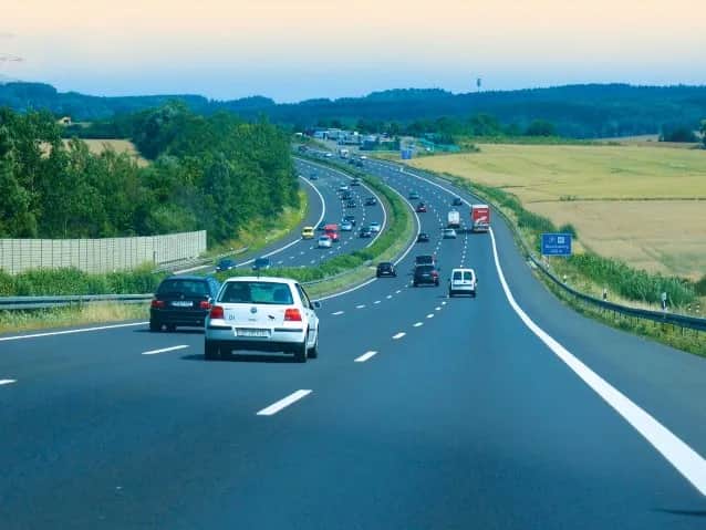 Czy niepełnosprawni muszą płacić za przejazd autostradą w Polsce?