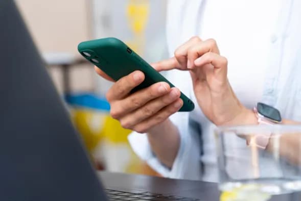 Jak zamienić smartfon z Androidem w przenośny skaner książek