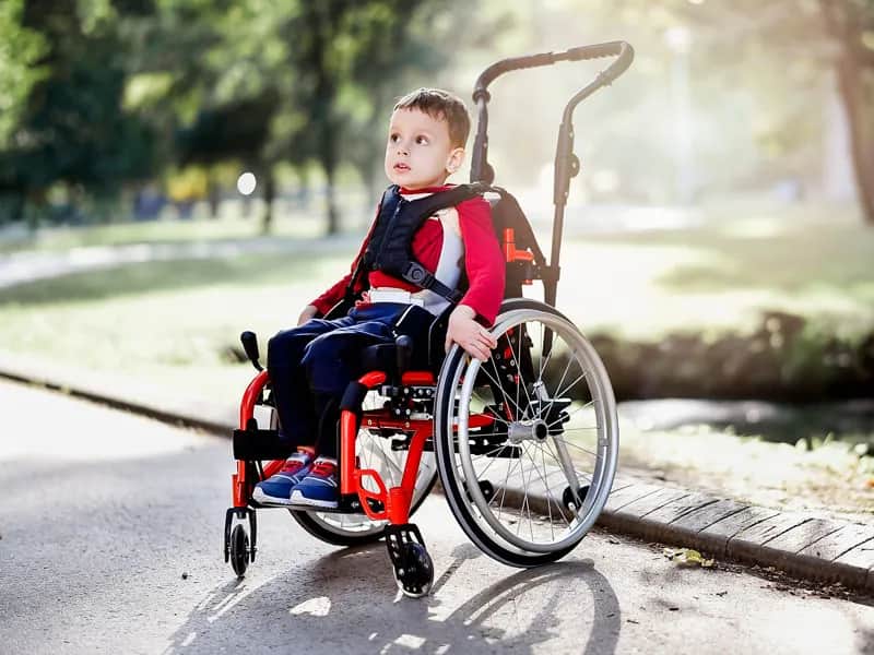 Kompletny poradnik jak dobrać wózek inwalidzki: wszystko co musisz wiedzieć