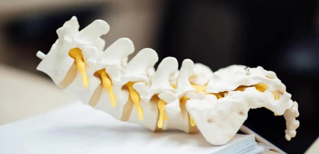 Jak wygląda rehabilitacja kręgosłupa i co musisz o niej wiedzieć